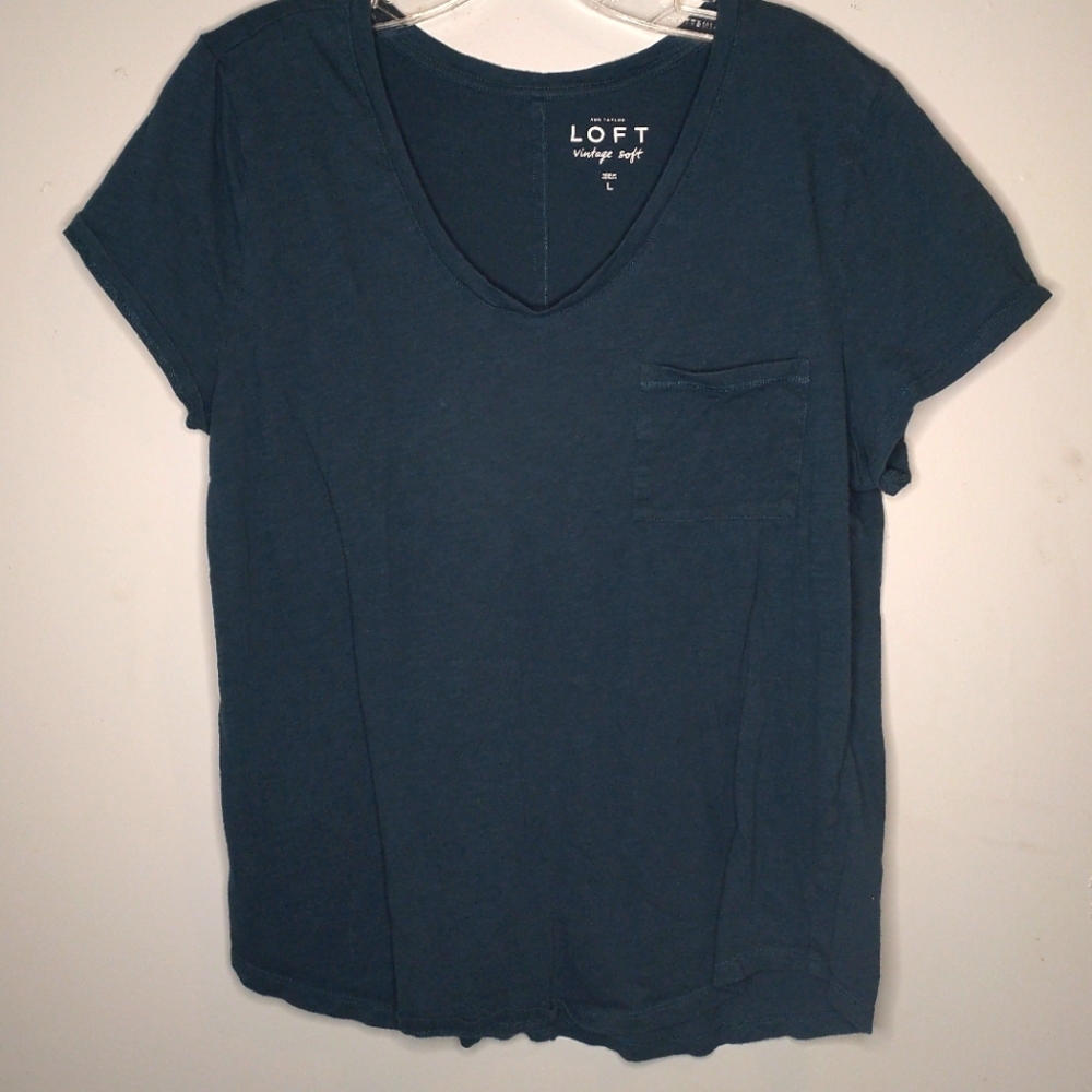 Selling used clothes.